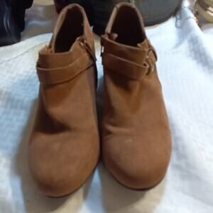 American Eagle Women's Brown Faux Suede Ankle Zipper Boots Sz 8.5